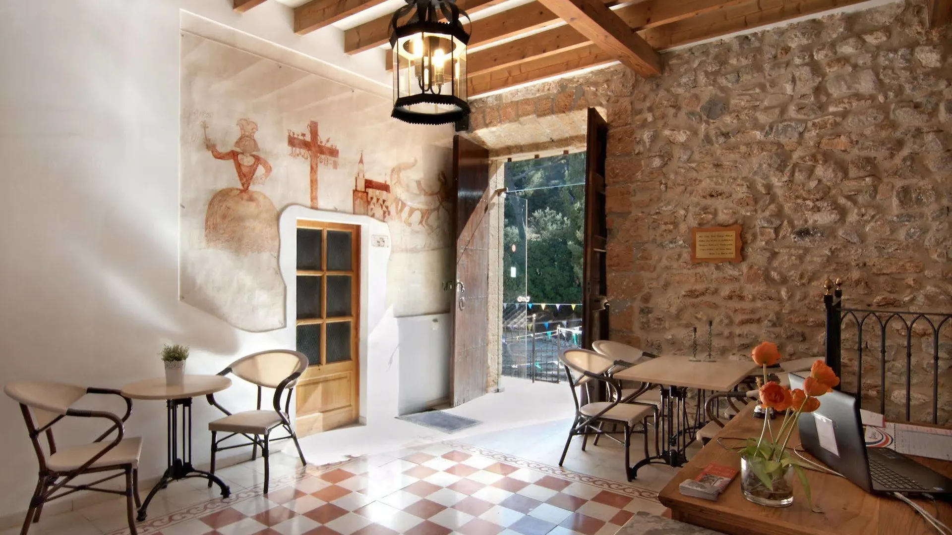 Petit Hotel Hostatgeria La Victoria アルクディア
