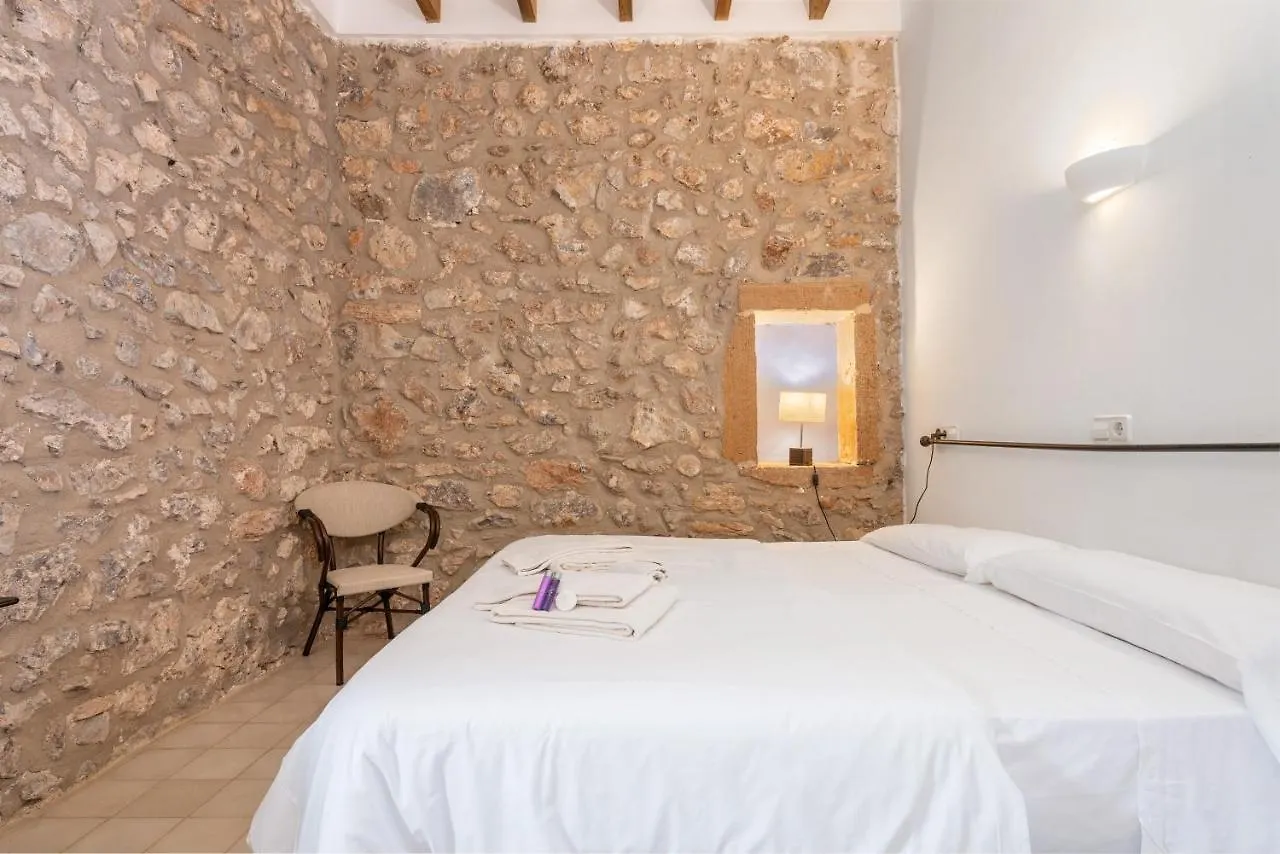 Petit Hotel Hostatgeria La Victoria Alcúdia 3*,